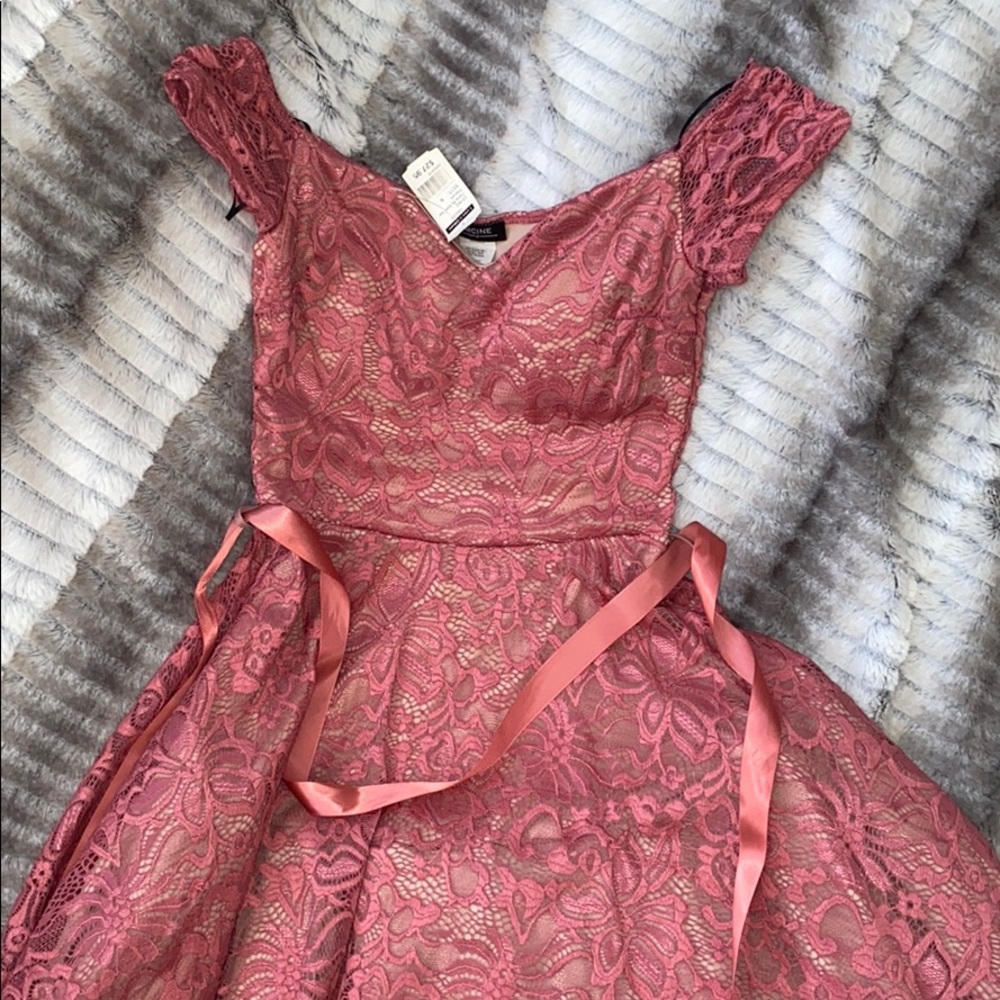 Off the shoulder dress 💕